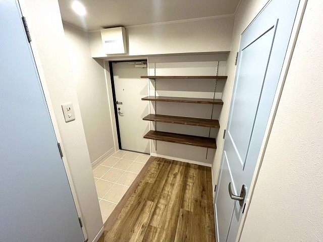 ライオンズマンション泊 2F