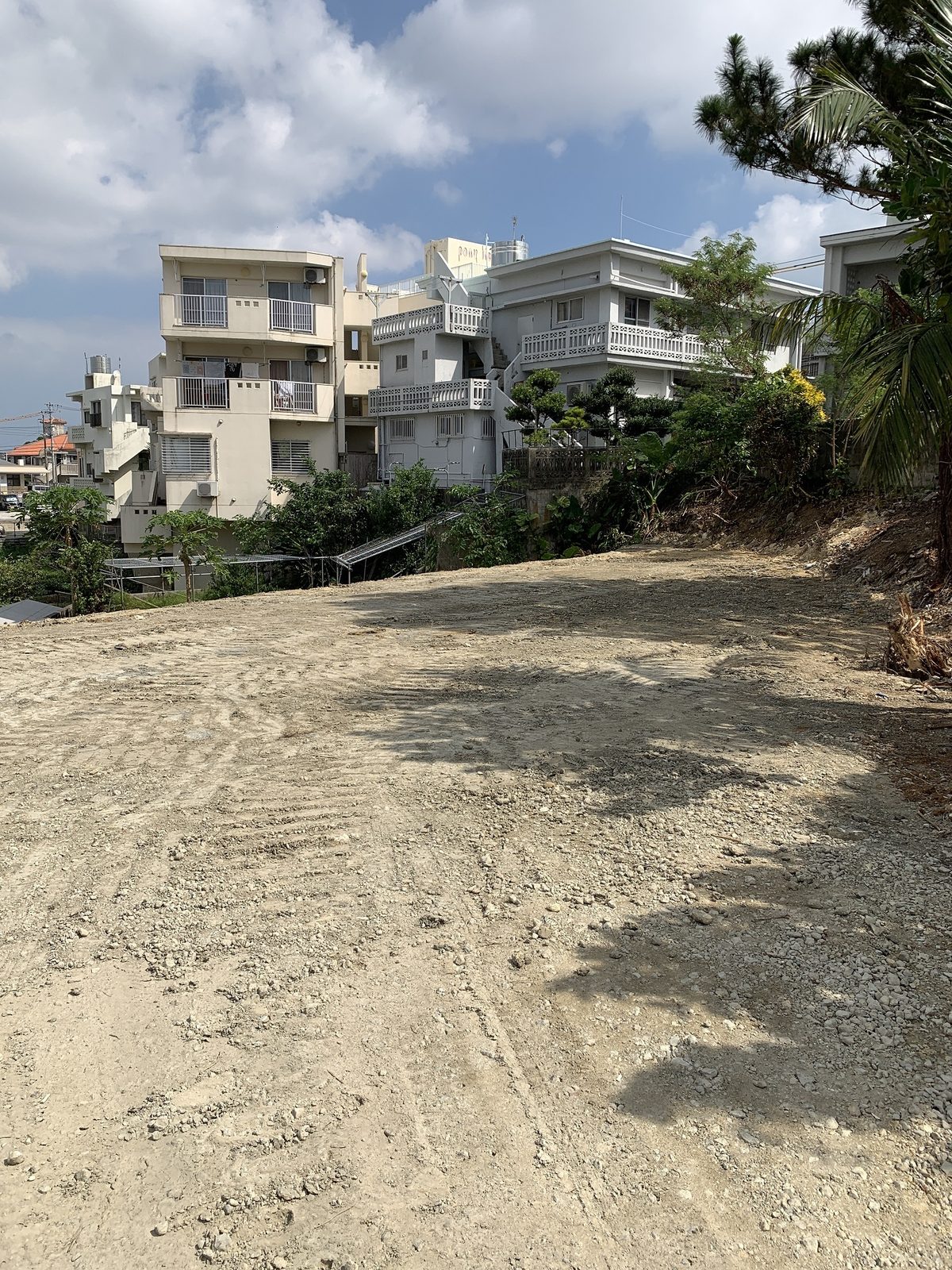 沖縄市山里1丁目