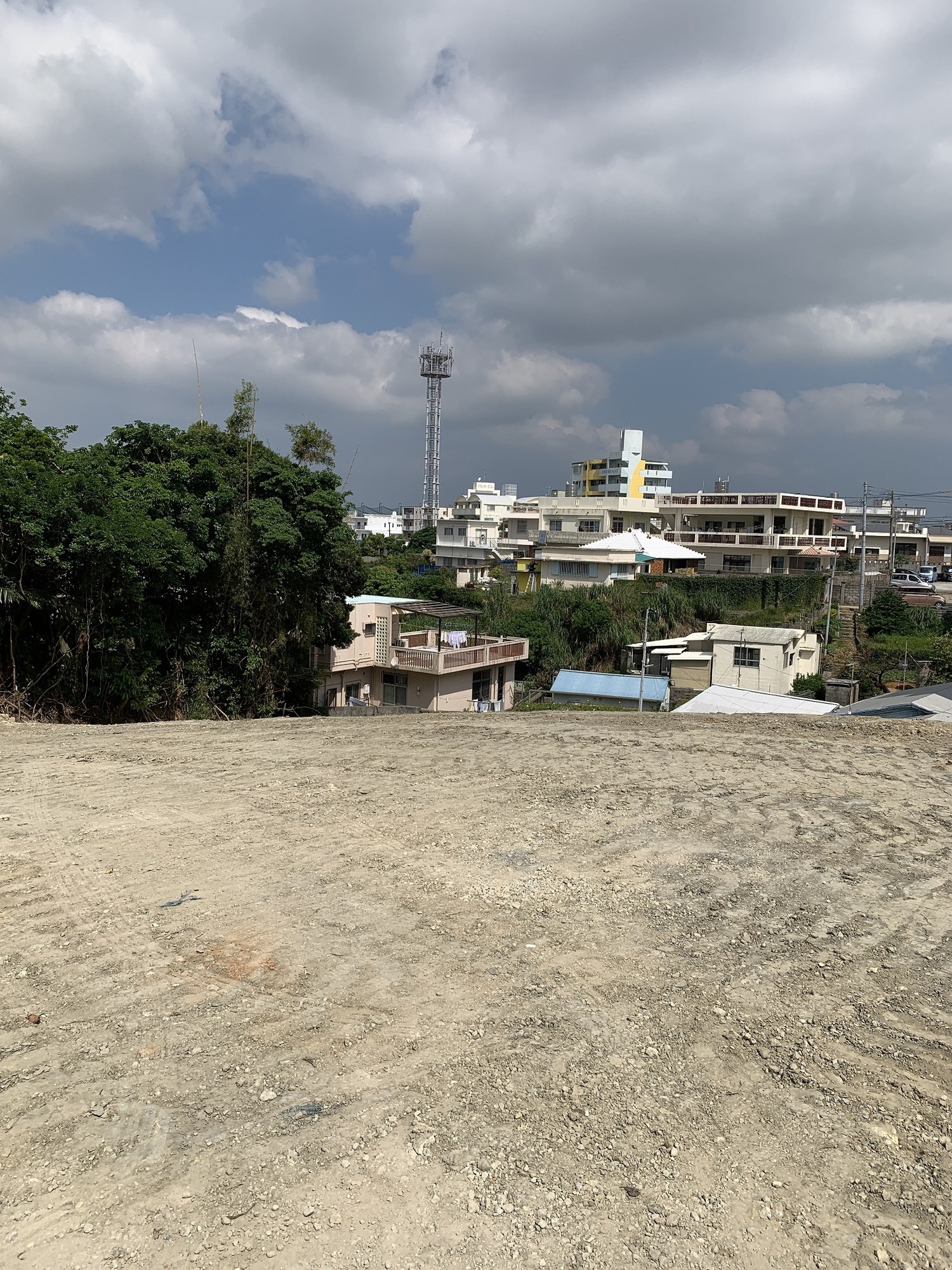 沖縄市山里1丁目