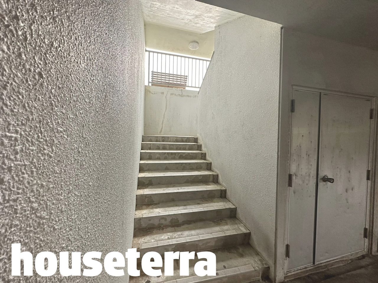 Photos of Maison S&K Yogi Building A (Condominium in Okinawa City) 11