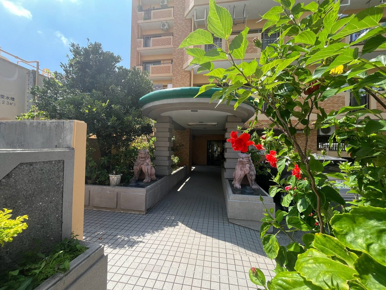 ライオンズマンション寄宮第２（那覇市・マンション）の写真1